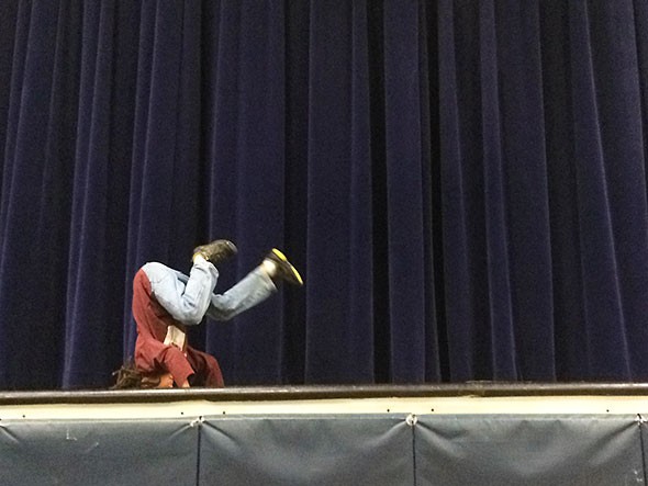 break dance - head spin