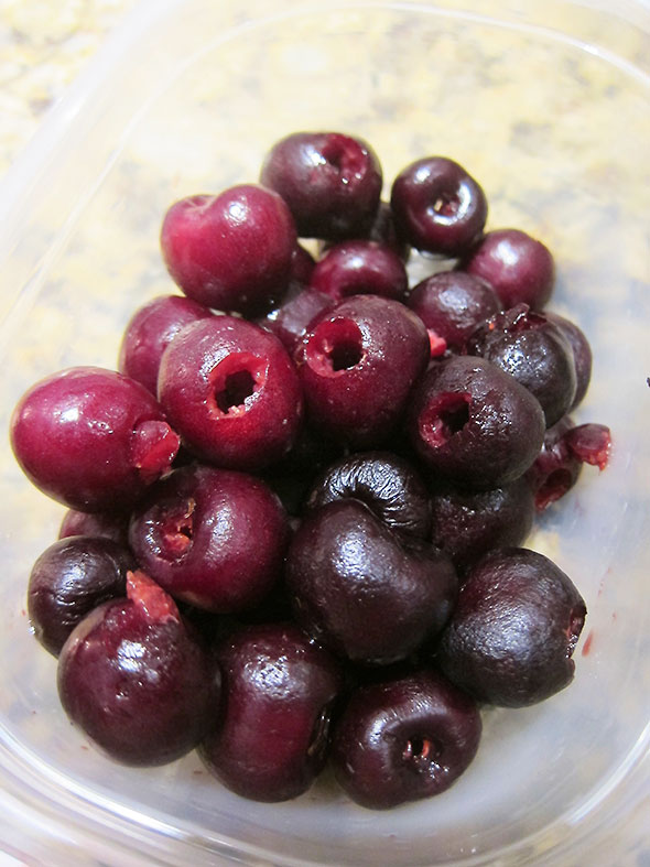 pitted cherries