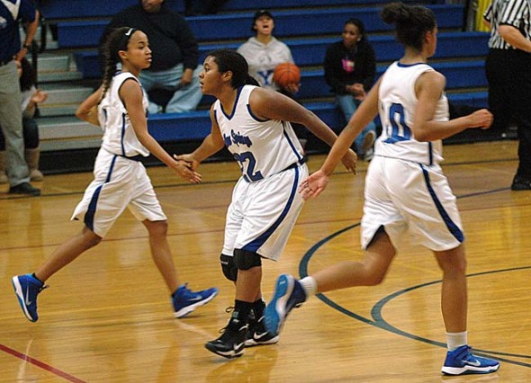 121913_YSHSGirlsBBall03