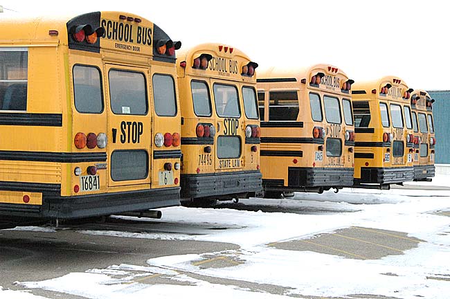 School district talks start time, bus changes