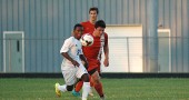 Junior Levi Jackson thinks on the fly as he follows the ball’s trajectory in the Bulldog’s home match last Saturday against the Waynesville Spartans. Coach Van Ausdal says the Bulldogs have “very strong chemistry — they want to win as a team.” The Match ended in a 2–2 tie. (Photo by Dylan Taylor-Lehman)