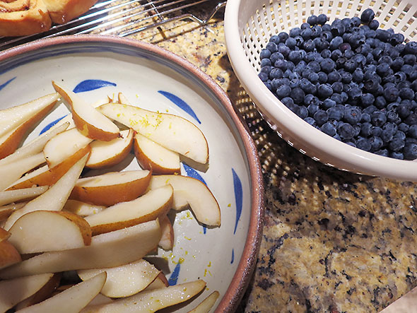 bowls of blueberry and pear