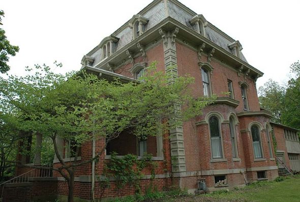 The historic Italianate structure at 830 Xenia Ave., which for the past 20 years has housed 12 offices, has turned back into a private residence. It was sold last week to Bill Cacciolfi, who will live in the building with his wife, Arati. (Photo by Diane Chiddister)