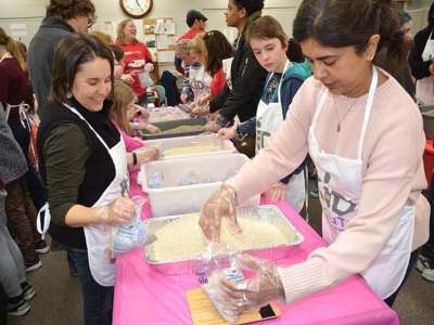 Kid Scouts volunteers fight hunger